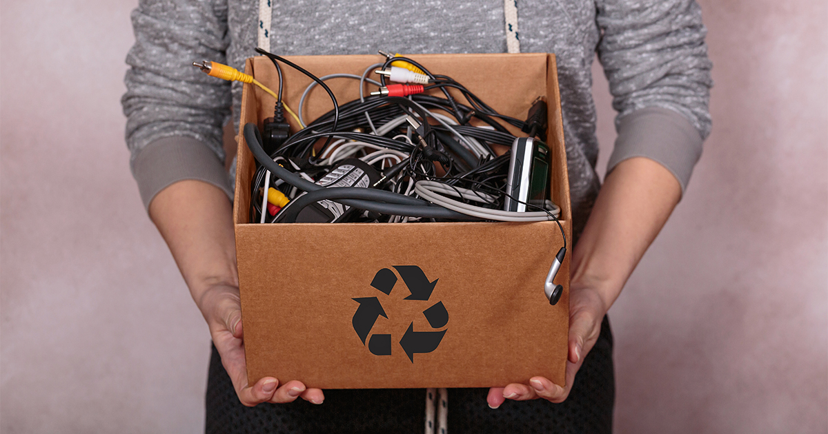 Simple Tips for Managing Electronic Waste for Contemporary Families