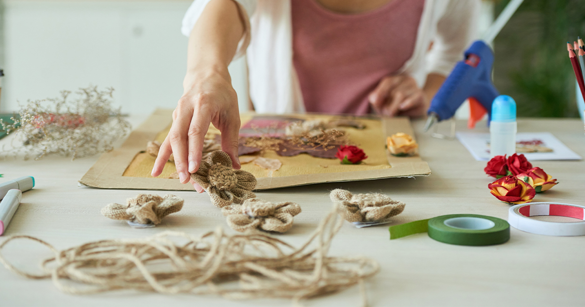 Children's Creative Arts from Natural Materials: Educational Activities