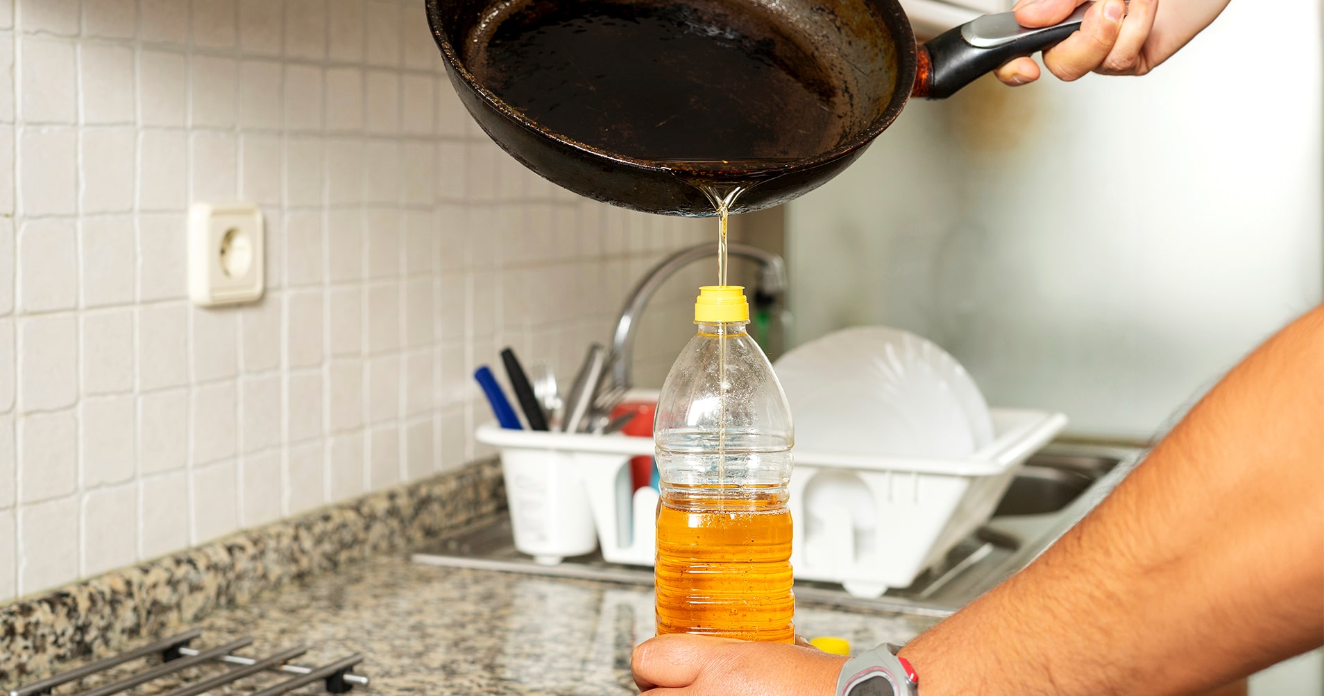 Easy Tips for Managing Used Cooking Oil to Prevent Water and Soil Pollution