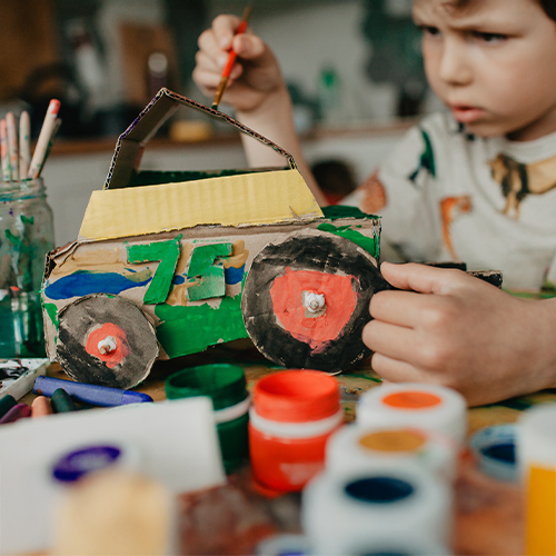 Kreativitas Anak: Upcycling Barang Bekas Jadi Mainan dan Hiasan